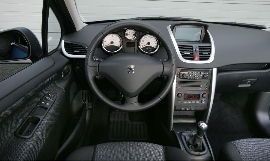 Peugeot 207 2006 года  (фото 10 из 180)